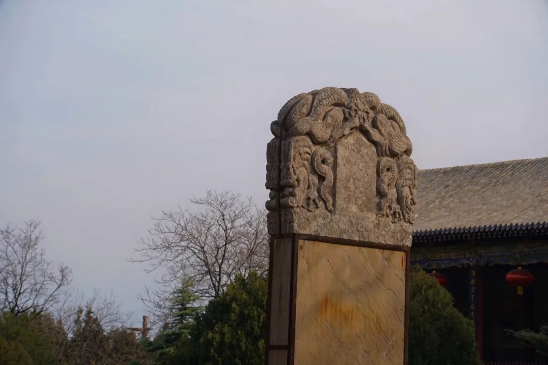 DƬ